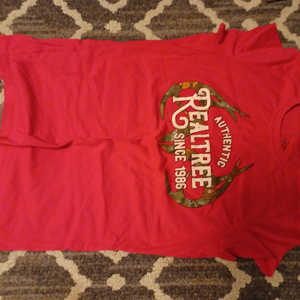 Women's Realtree tshirt
